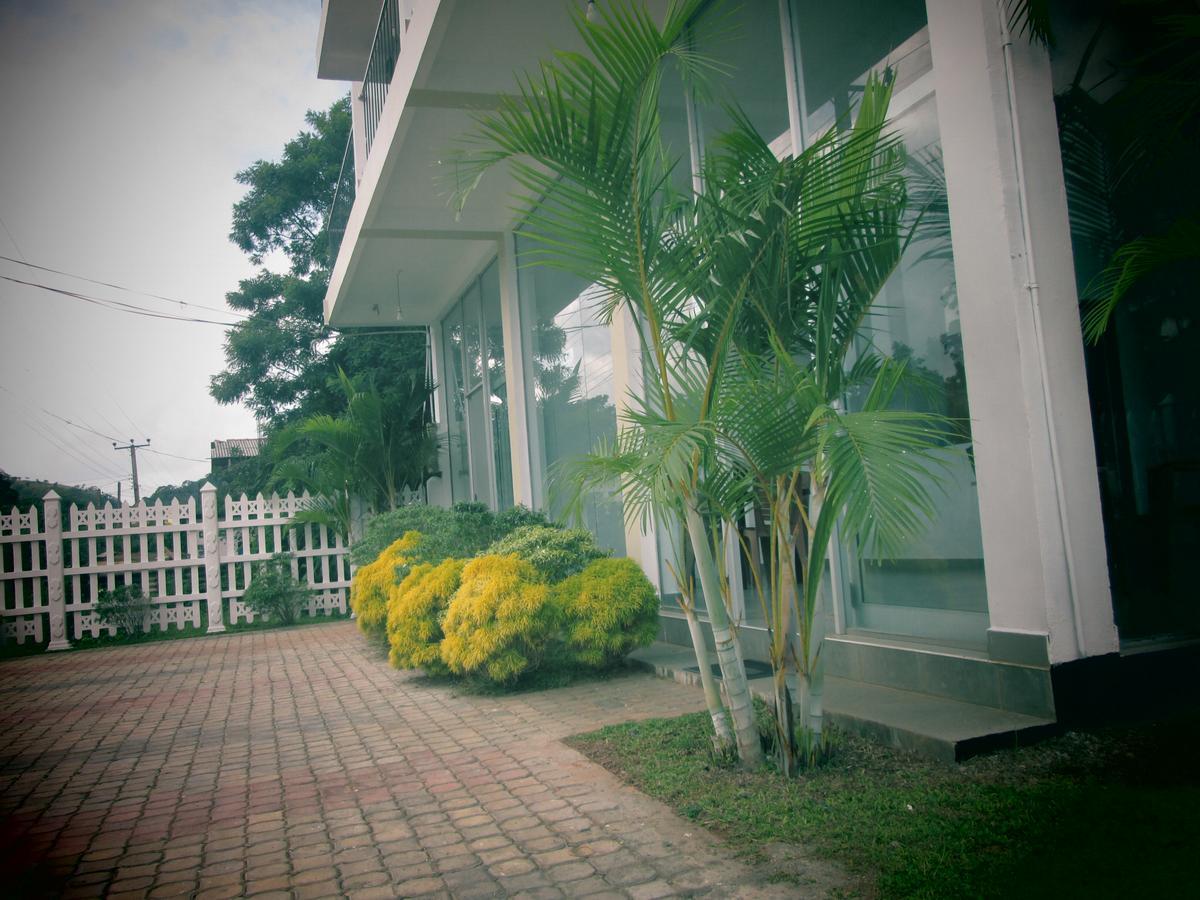 Hotel Kiyara Dambulla Exteriér fotografie