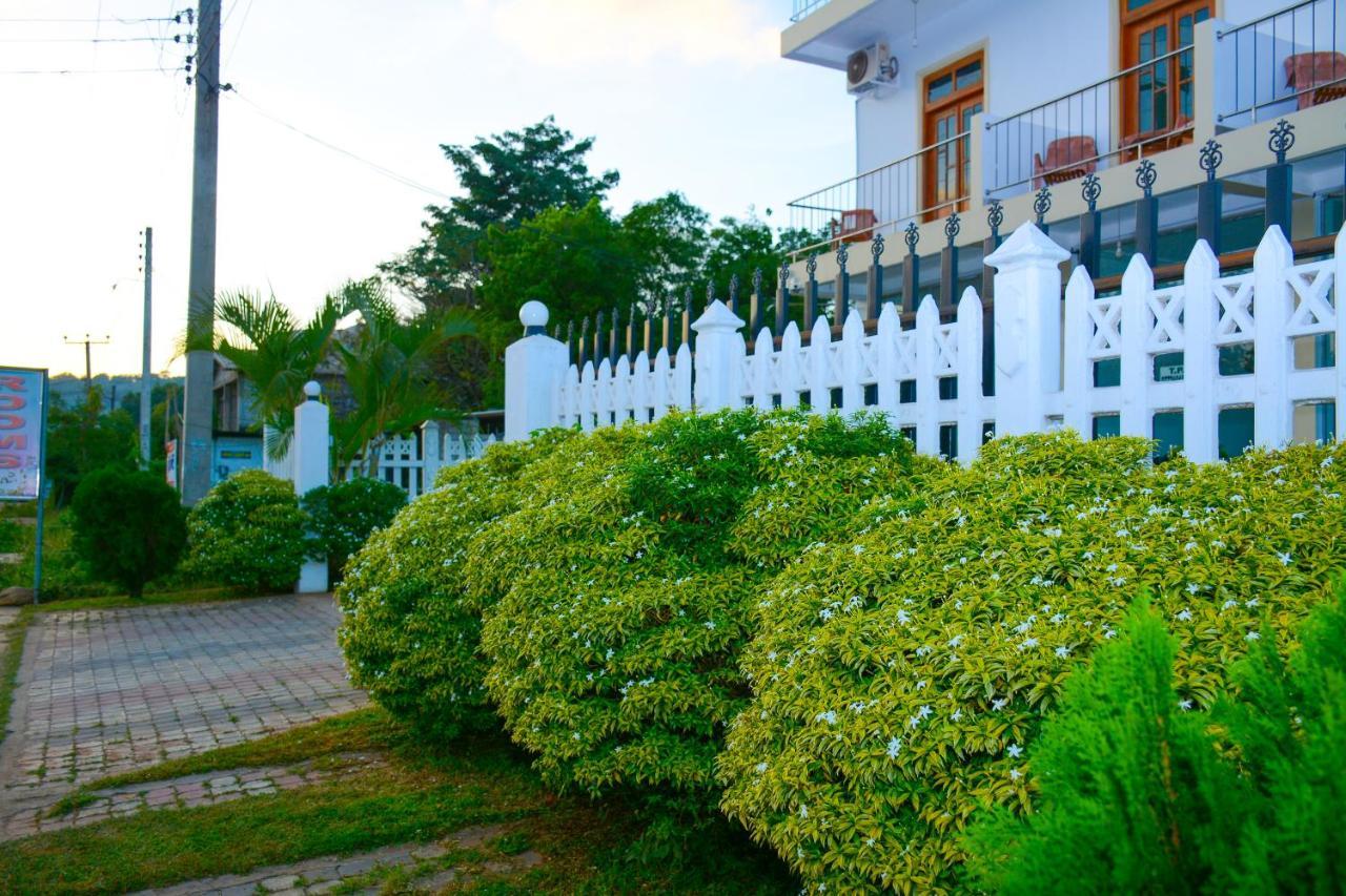 Hotel Kiyara Dambulla Exteriér fotografie